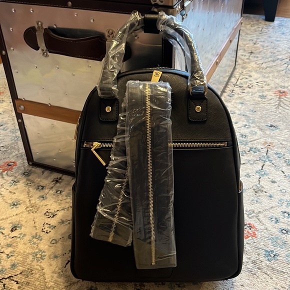 NWT JW Hulme Emma Convertible Black Leather Backpack - Picture 7 of 16